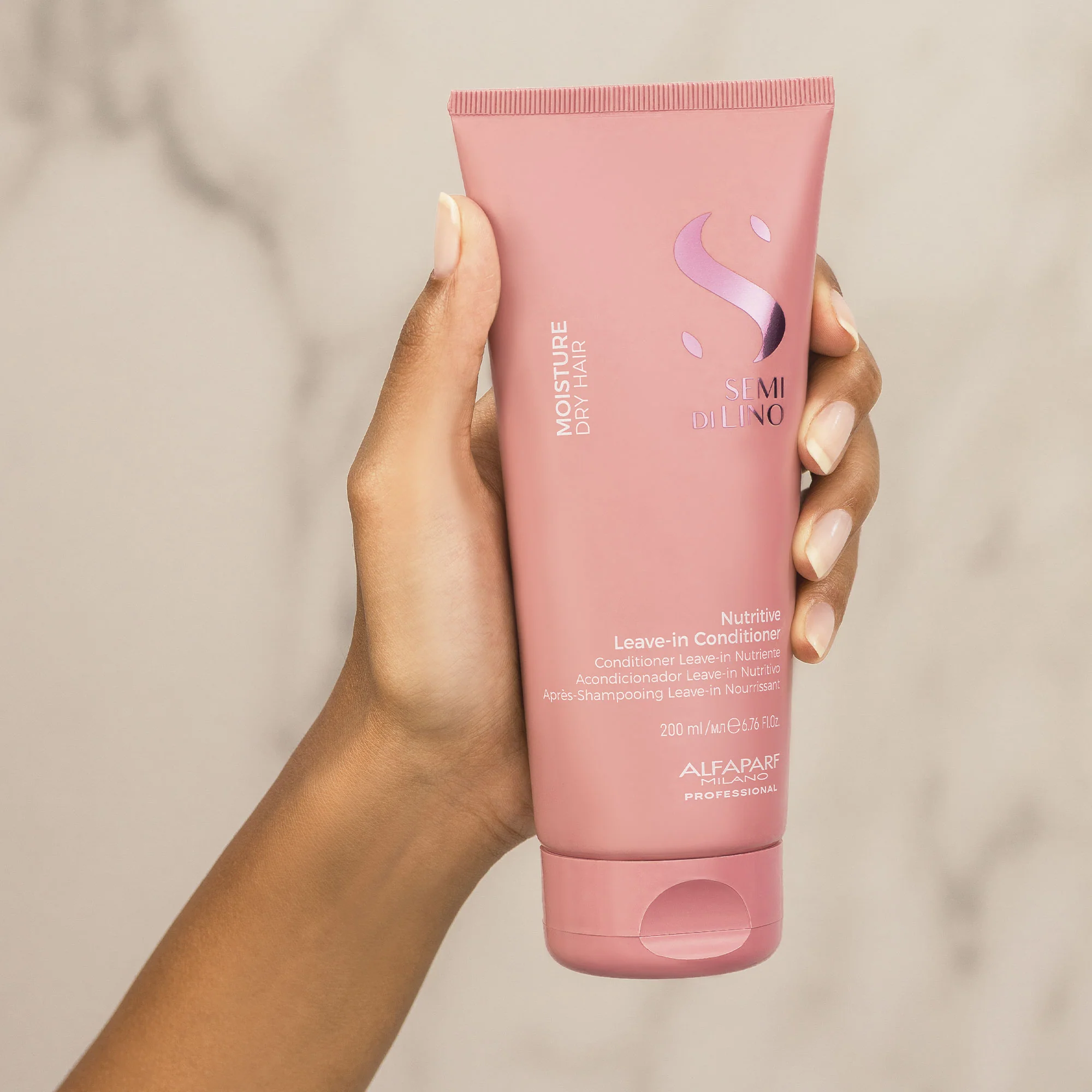 Moisture Nutritive Leave-in Conditioner - Image 4