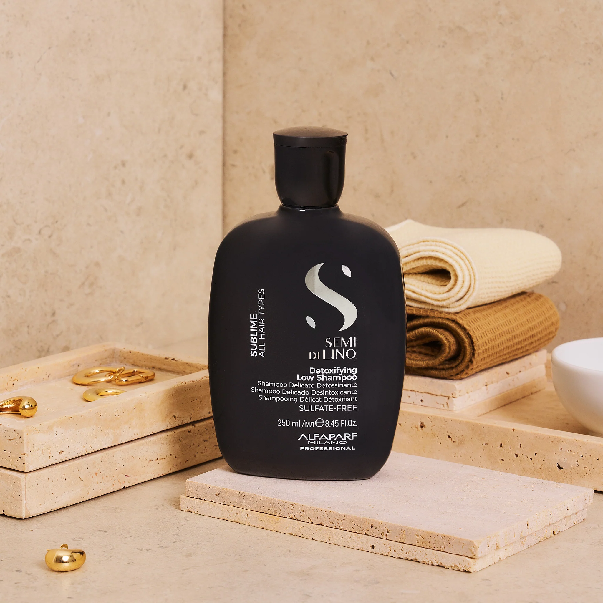 Detoxifying Low Shampoo - Image 3